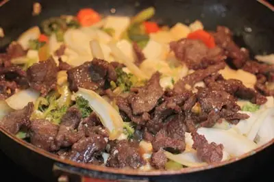 THỊT BÒ XÀO ĐẬU PHỤ NON