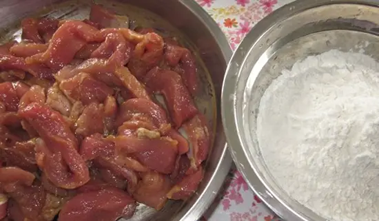 THỊT HEO CHIÊN NƯỚC MẮM LẠ MÀ NGON