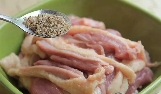 THỊT XIÊN NƯỚNG GIÓ LÁ MÁC MẬT THƠM NGON DỄ LÀM