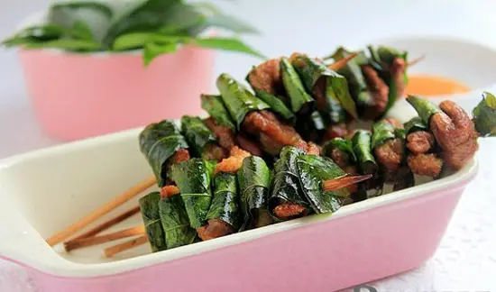THỊT XIÊN NƯỚNG GIÓ LÁ MÁC MẬT THƠM NGON DỄ LÀM