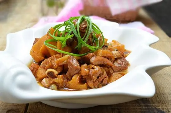 Thực đơn cơm trưa văn phòng ngon bổ lại an toàn