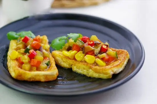 mâm cỗ chay lễ vu lan đậu chiên ngũ sắc