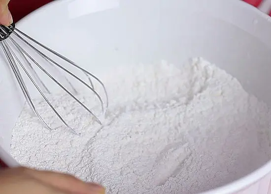 trộn bột mì