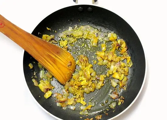 đảo đều hỗn hợp gia vị