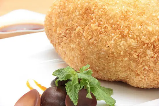 Món gà không lối thoát được chiên vàng đều