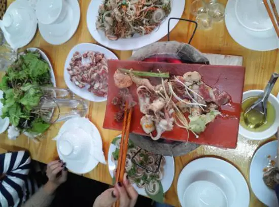 Món ngon Hà Nội- nướng ngói Hai Bà Trưng