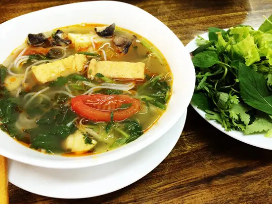 THƯỞNG THỨC VỊ BÚN ỐC CỔ NGAY GIỮA SÀI GÒN