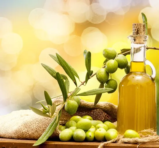 Tìm hiểu tác dụng của dầu oliu với việc làm đẹp da