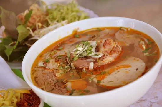 món ăn việt nam nổi tiếng bún bò huế