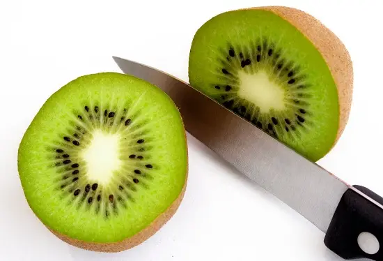 thực phẩm giàu vitamin E kiwi