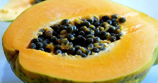 thực phẩm giàu vitamin E đu đủ