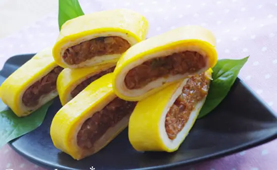 Trứng cuộn kim chi đẹp mắt ngon miệng