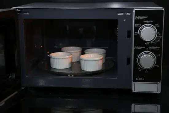 lam-banh-flan-bang-lo-vi-song-8
