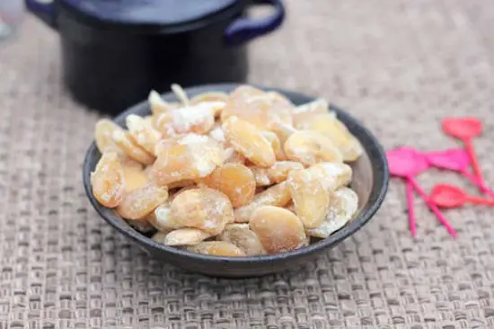 Tự làm mứt đậu trắng thơm ngon cho ngày tết