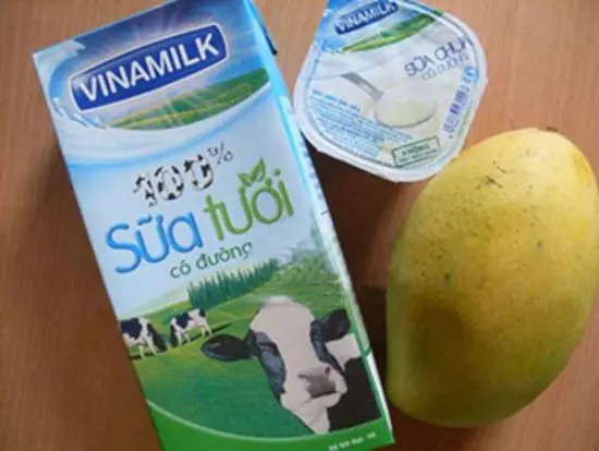 Nguyên liệu làm sinh tố xoài với sữa tươi