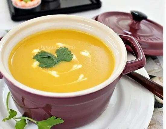 Tự làm súp cà rốt bổ dưỡng cho bé