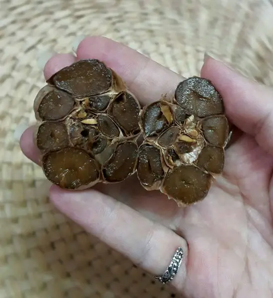 Tự làm tỏi đen tại nhà đơn giản 7