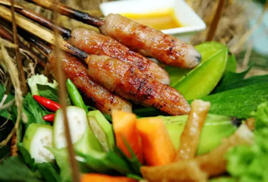tu-tay-lam-mon-nem-lui-thom-lung-theo-phong-cach-hue-6
