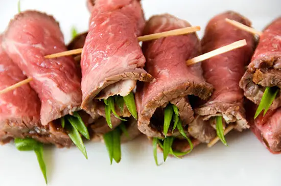 bo-nuong-cuon-hanh-4