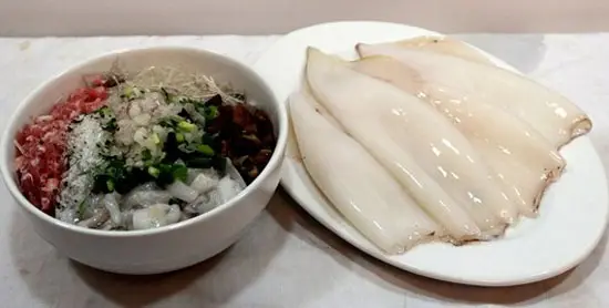 ỨA NƯỚC MIẾNG VỚI MÓN MỰC NHỒI THỊT CHIÊN VÀNG