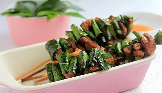 Vịt xiên nướng gói lá mắc mật cả nhà cùng mê